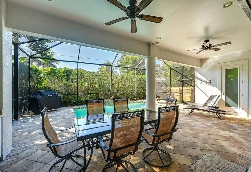 Chic Naples Retreat W/ Private Heated Pool & Lanai