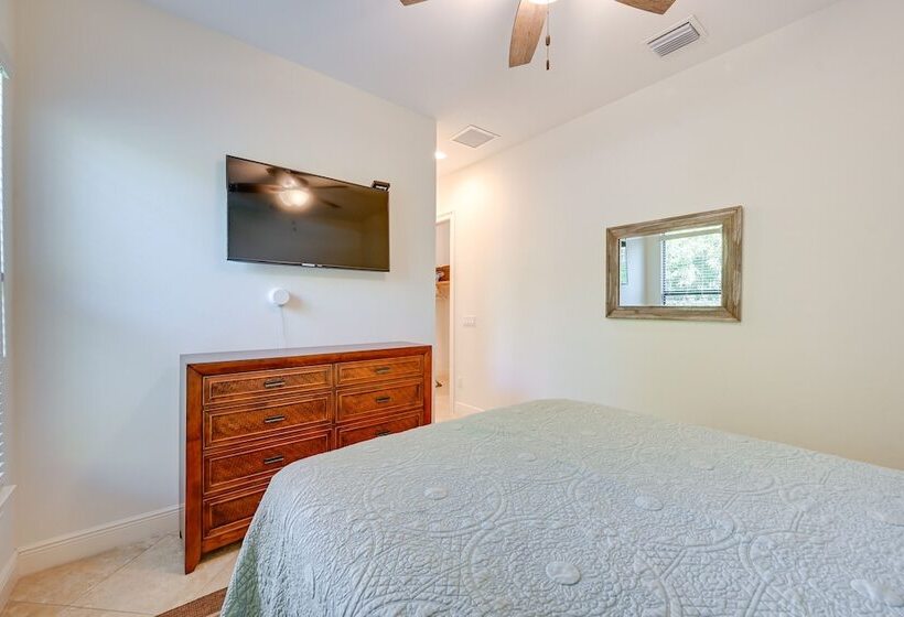 Chic Naples Retreat W/ Private Heated Pool & Lanai