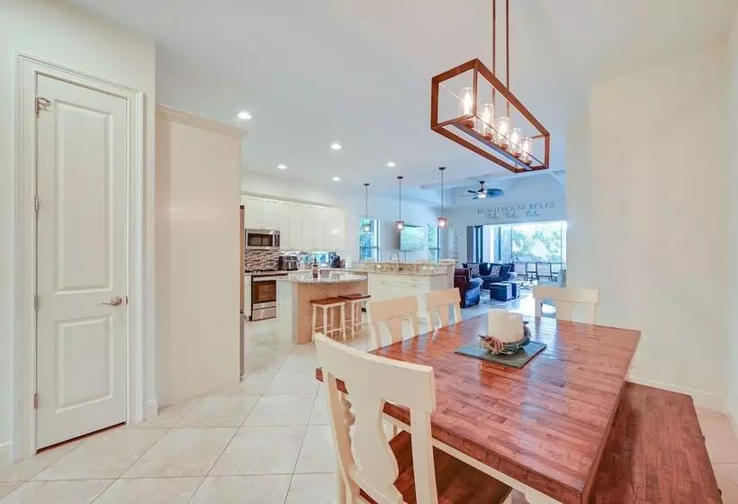 Chic Naples Retreat W/ Private Heated Pool & Lanai