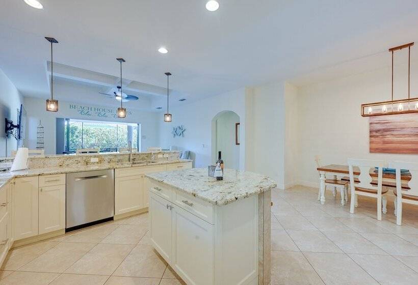 Chic Naples Retreat W/ Private Heated Pool & Lanai