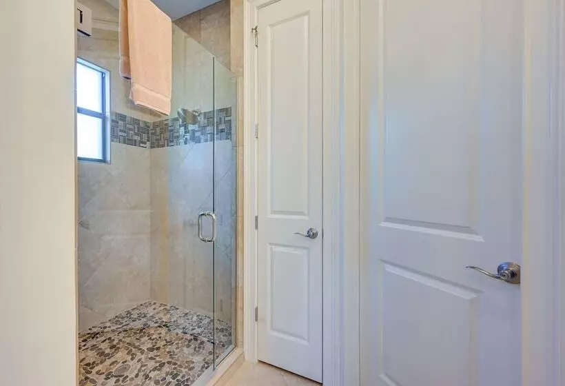 Chic Naples Retreat W/ Private Heated Pool & Lanai