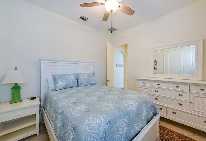 Chic Naples Retreat W/ Private Heated Pool & Lanai