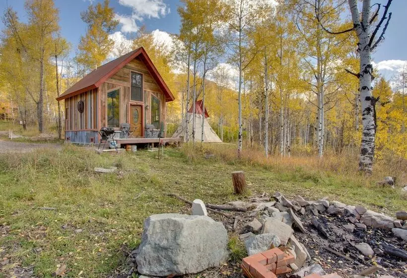 Colorful Cabin W/ Teepee, Fire Pits & Mtn Views!