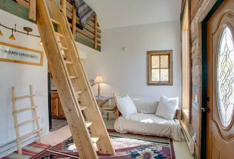 Colorful Cabin W/ Teepee, Fire Pits & Mtn Views!