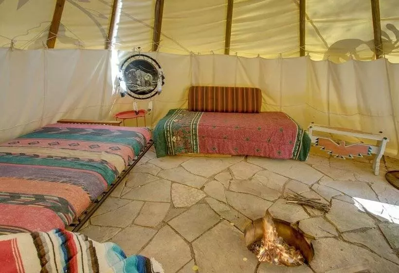 Colorful Cabin W/ Teepee, Fire Pits & Mtn Views!