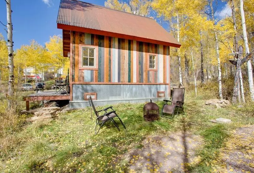 Colorful Cabin W/ Teepee, Fire Pits & Mtn Views!