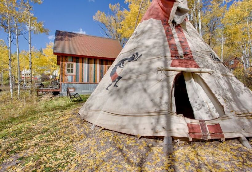 Colorful Cabin W/ Teepee, Fire Pits & Mtn Views!