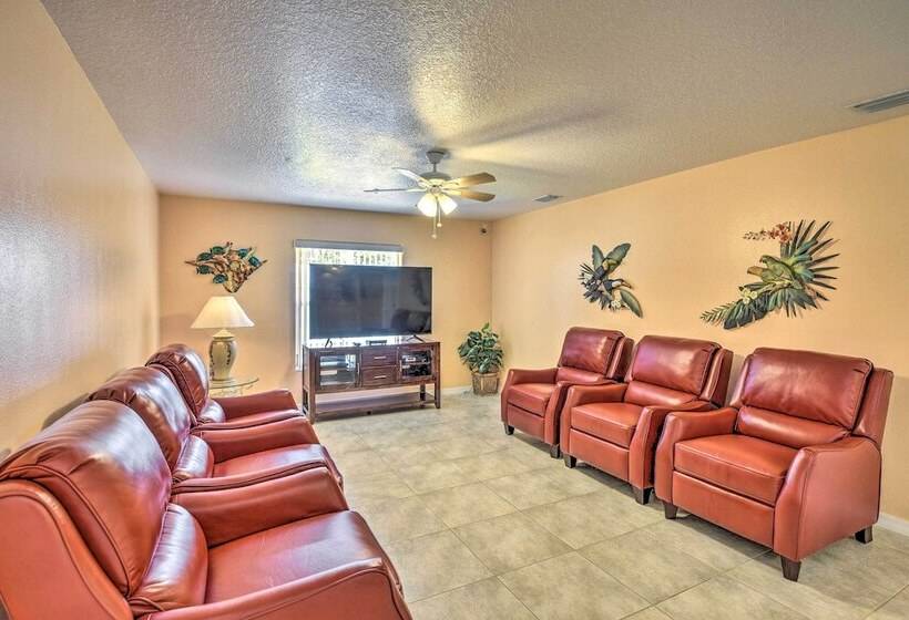 Cozy Coastal Retreat W/ Grill < 5 Mi To Beach