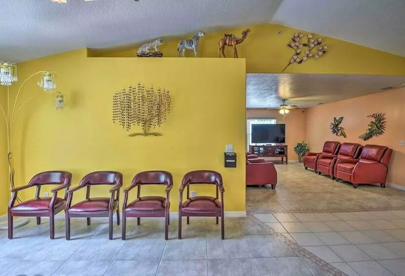 Cozy Coastal Retreat W/ Grill < 5 Mi To Beach