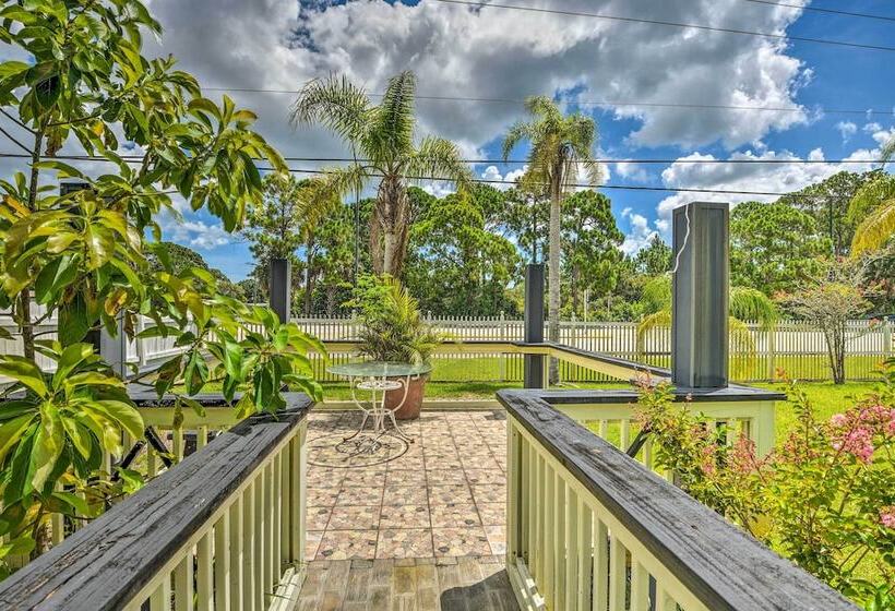 Cozy Coastal Retreat W/ Grill < 5 Mi To Beach