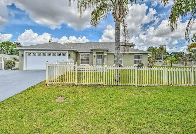 Cozy Coastal Retreat W/ Grill < 5 Mi To Beach