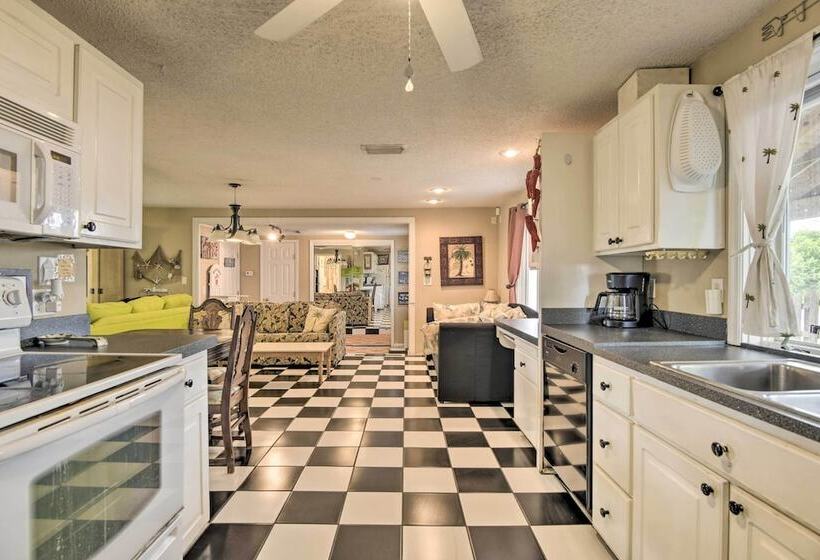 Cozy Pcb Cottage ~ 1 Block To Beach!