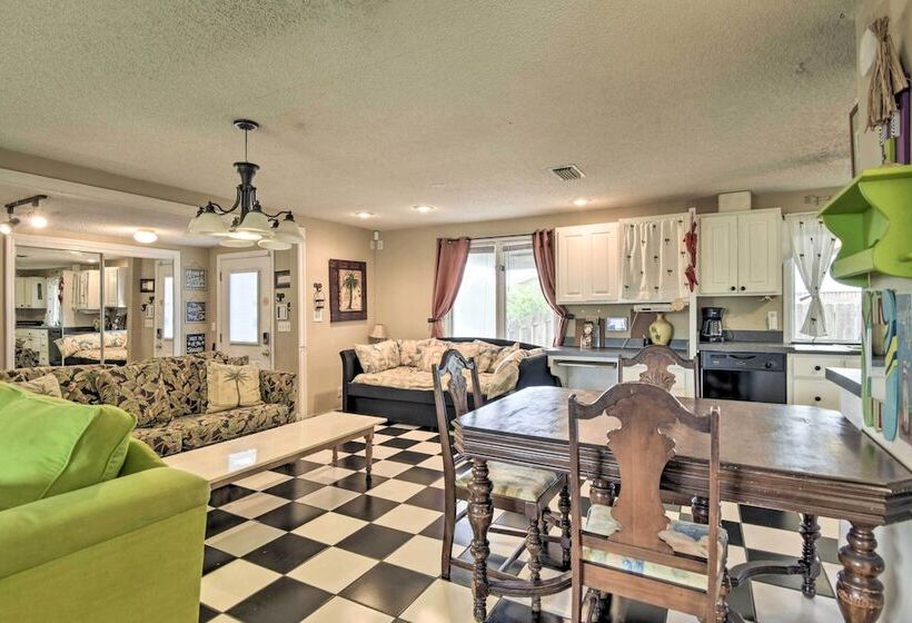 Cozy Pcb Cottage ~ 1 Block To Beach!