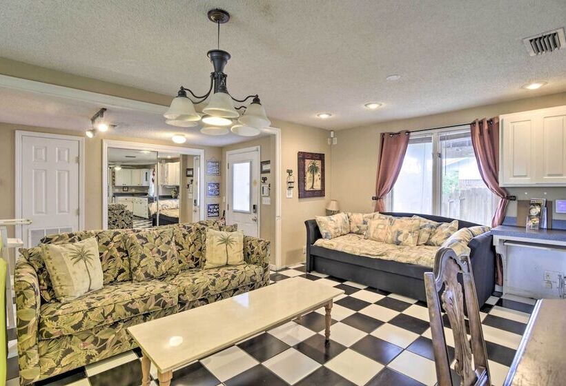 Cozy Pcb Cottage ~ 1 Block To Beach!