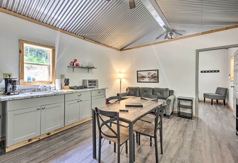 Creekside Cabin Retreat W/ Community Fire Pit