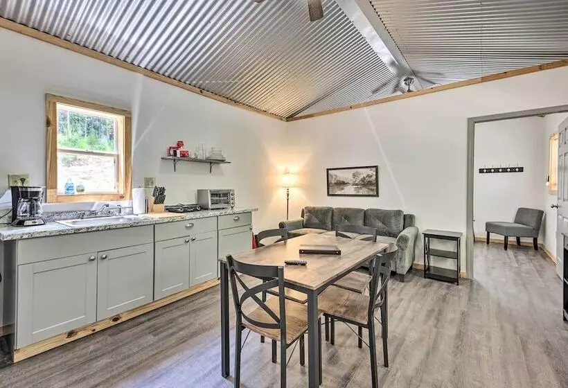 Creekside Cabin Retreat W/ Community Fire Pit