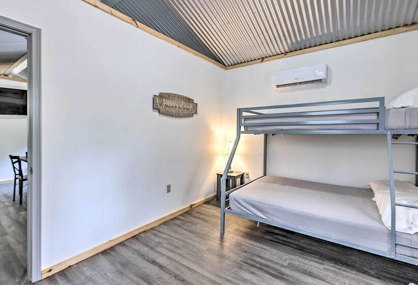 Creekside Cabin Retreat W/ Community Fire Pit