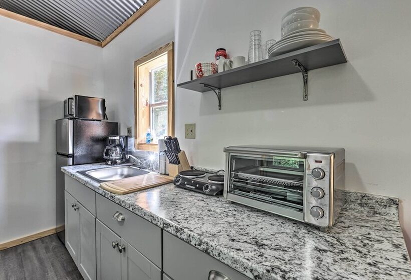 Creekside Cabin Retreat W/ Community Fire Pit