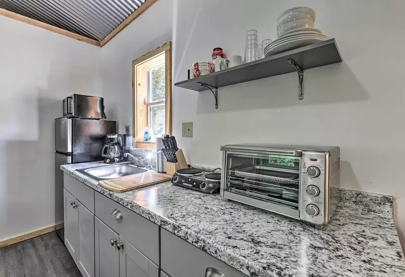 Creekside Cabin Retreat W/ Community Fire Pit