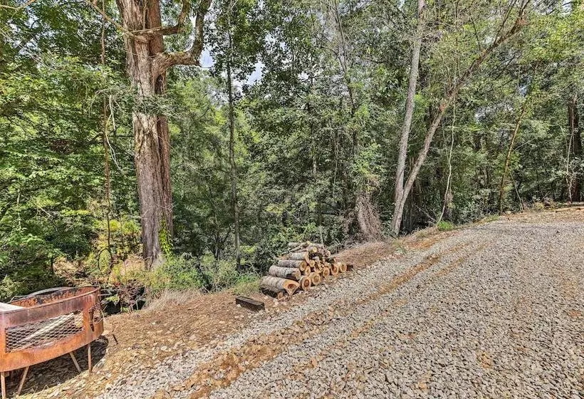 Creekside Cabin Retreat W/ Community Fire Pit