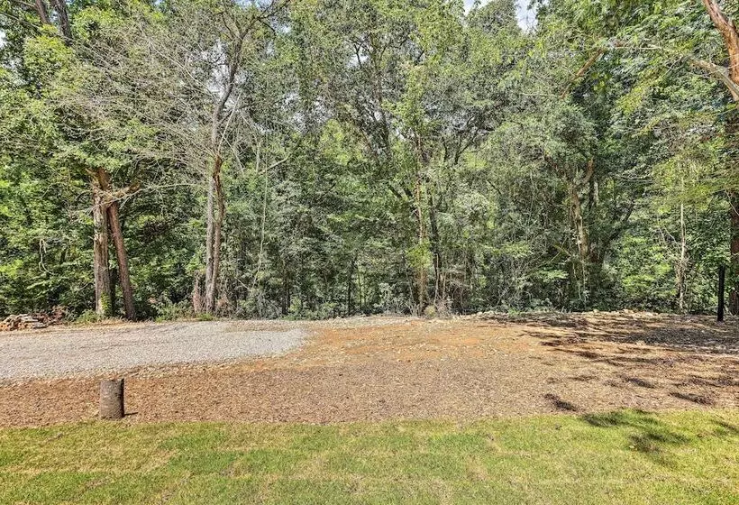 Creekside Cabin Retreat W/ Community Fire Pit