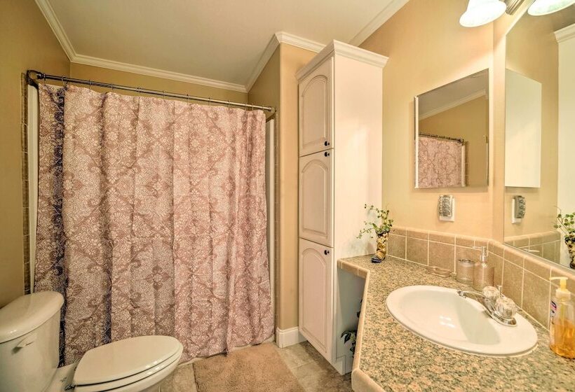 Equestrian Estate W/ Over 100 Mi Horse Trails