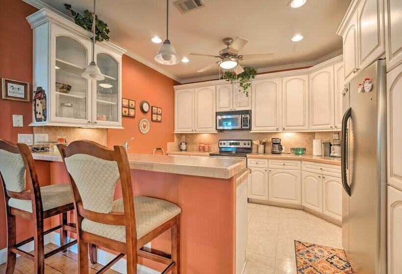 Equestrian Estate W/ Over 100 Mi Horse Trails