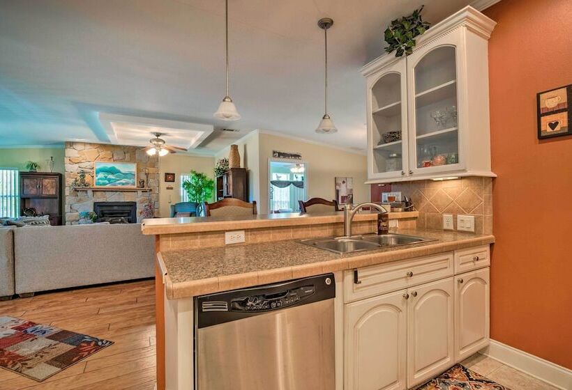 Equestrian Estate W/ Over 100 Mi Horse Trails