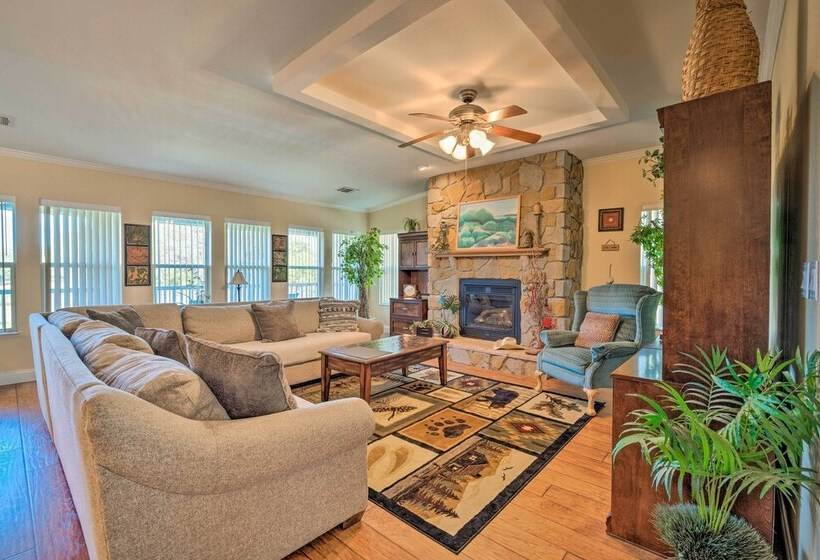 Equestrian Estate W/ Over 100 Mi Horse Trails