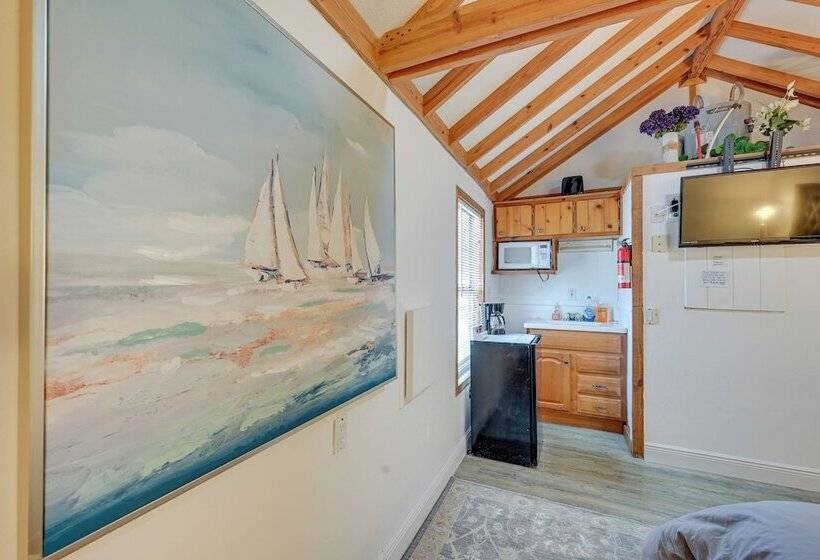 Everglades City Trailer Cabin: Boat Slip & Porch!