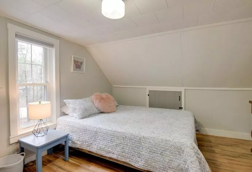 Center Ossipee Cabin W/ Game Room & Fire Pit!