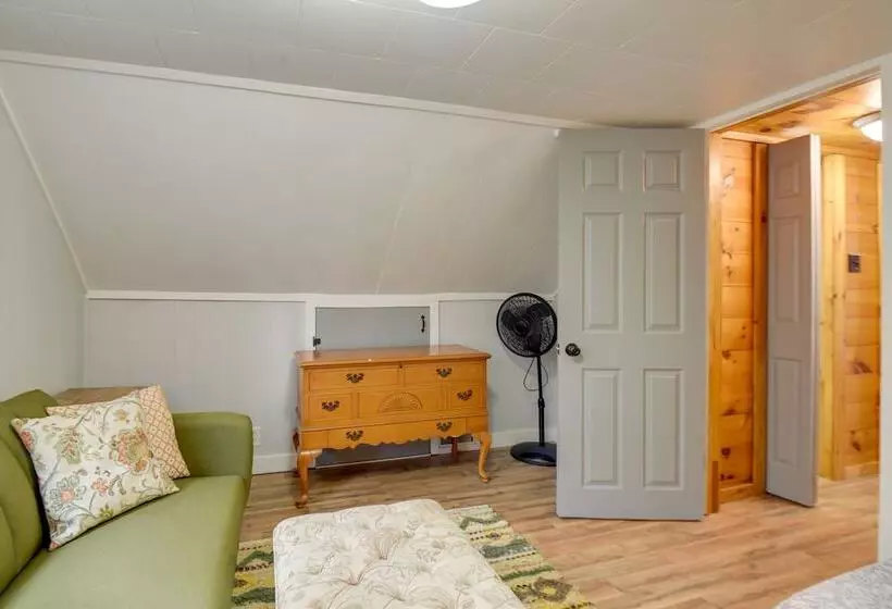 Center Ossipee Cabin W/ Game Room & Fire Pit!