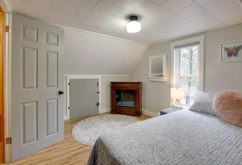 Center Ossipee Cabin W/ Game Room & Fire Pit!