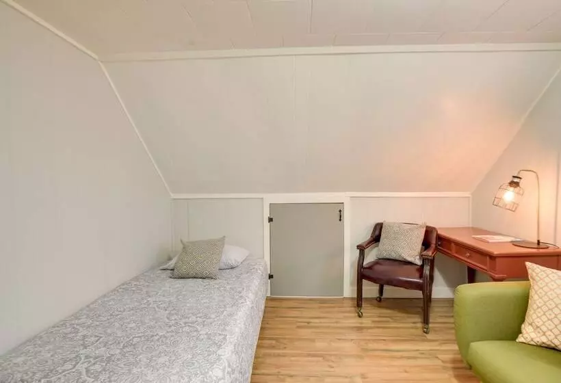 Center Ossipee Cabin W/ Game Room & Fire Pit!