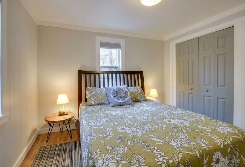 Center Ossipee Cabin W/ Game Room & Fire Pit!