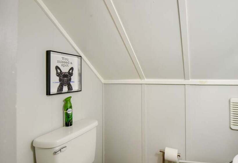 Center Ossipee Cabin W/ Game Room & Fire Pit!