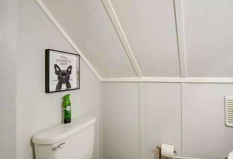 Center Ossipee Cabin W/ Game Room & Fire Pit!