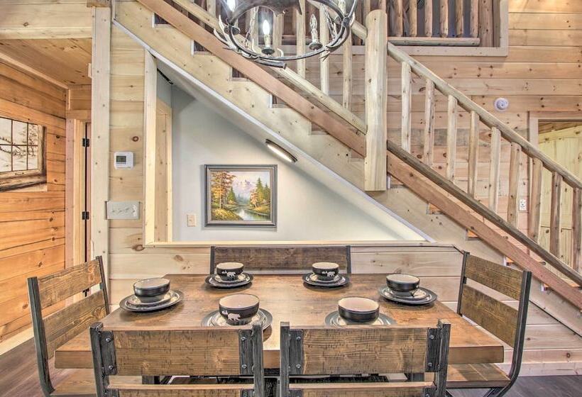 The Phoenix  Cabin W/ Hot Tub In Gatlinburg!