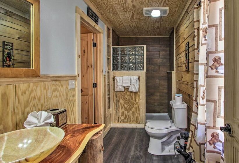 The Phoenix  Cabin W/ Hot Tub In Gatlinburg!