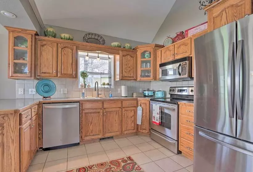 < 1 Mi To Marina: Family Friendly Osage Beach Home