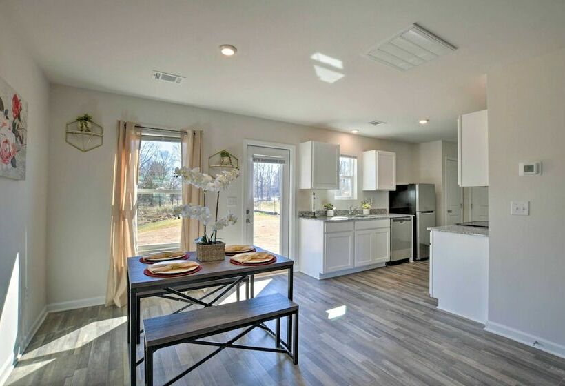 Gorgeous Family Friendly Greenville Home!