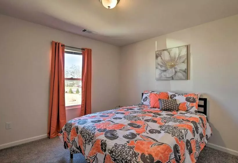Gorgeous Family Friendly Greenville Home!