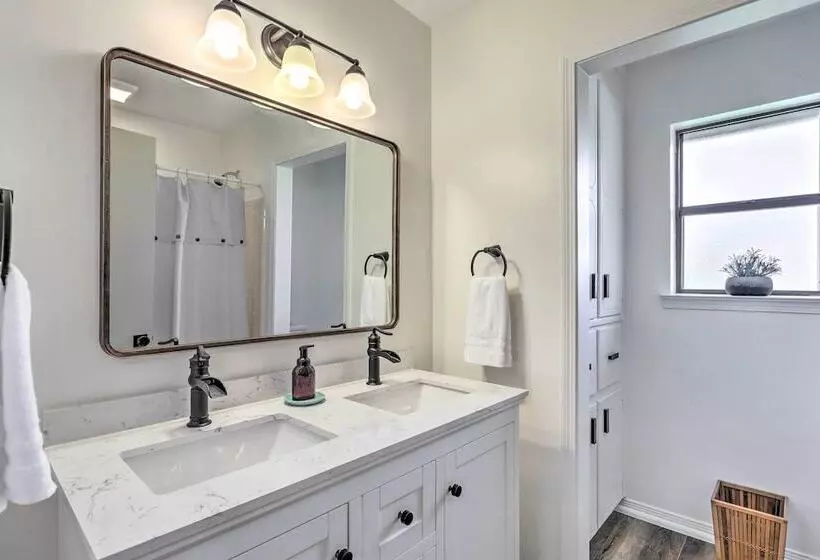 Green Acres  Home W/ Fire Pit + Fishing Pond