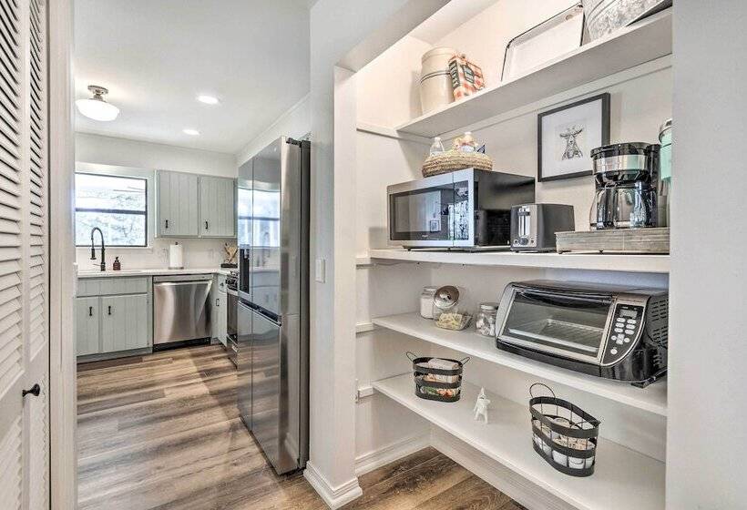 Green Acres  Home W/ Fire Pit + Fishing Pond