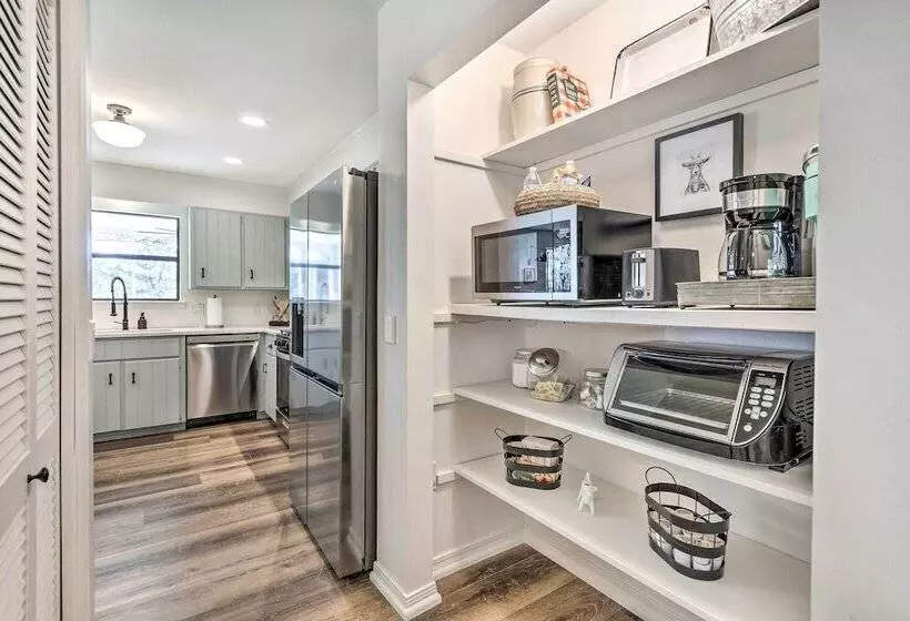 Green Acres  Home W/ Fire Pit + Fishing Pond