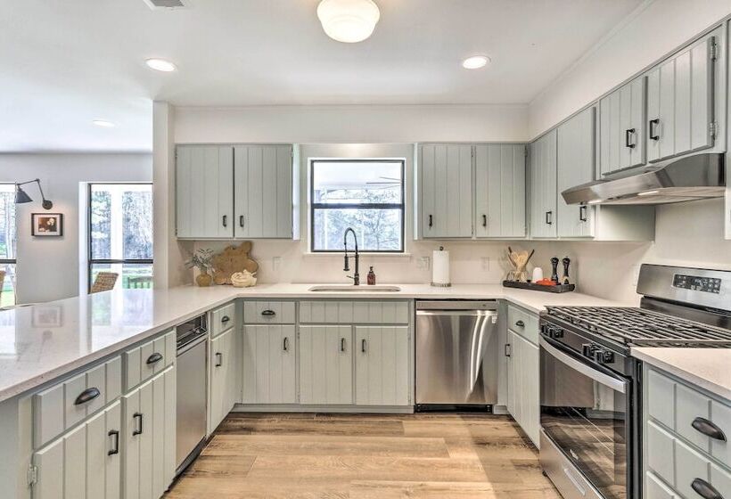 Green Acres  Home W/ Fire Pit + Fishing Pond