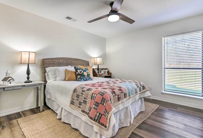 Green Acres  Home W/ Fire Pit + Fishing Pond