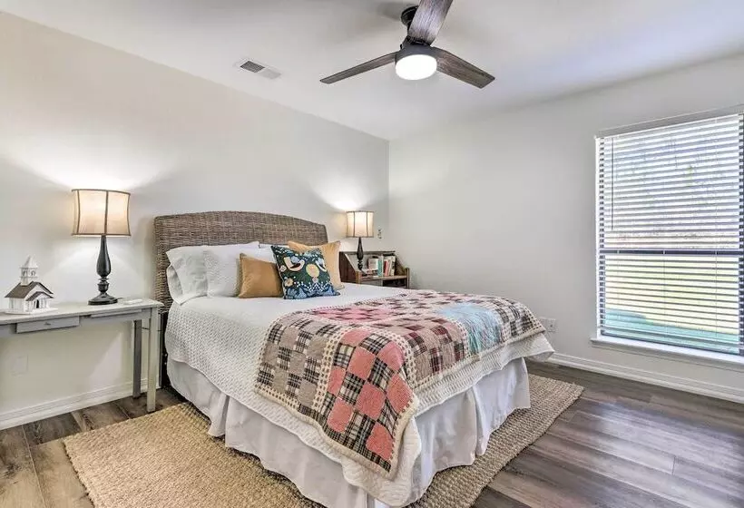 Green Acres  Home W/ Fire Pit + Fishing Pond