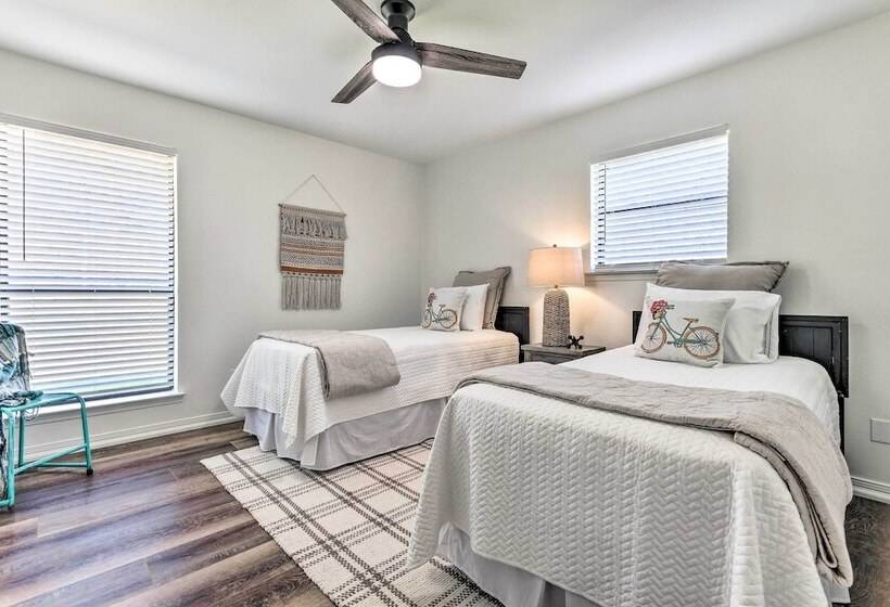 Green Acres  Home W/ Fire Pit + Fishing Pond