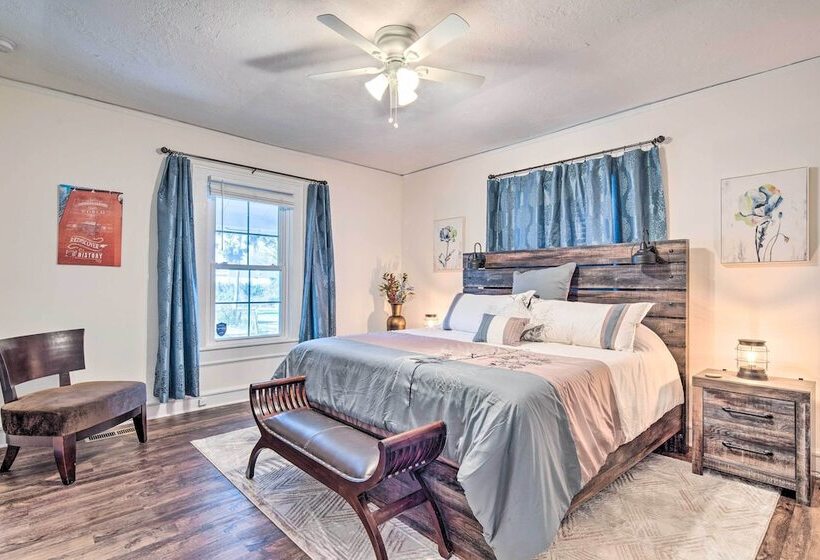 Greenville Escape W/ Deck + Fire Pit!